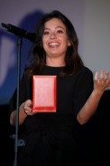 Anna Castillo agradece su Medalla como Mejor actriz secundaria por "Viaje al cuarto de una madre".