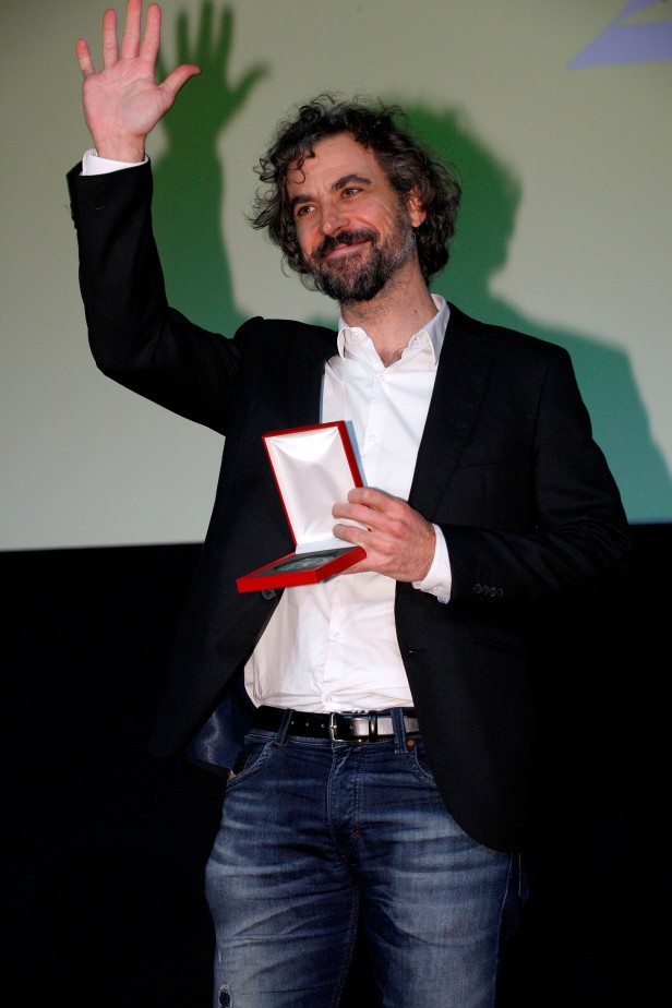 Álvaro Brechner, feliz con su Medalla a Guion Adaptado por "la noche de 12 años".