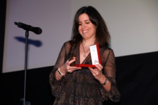 Marta Alegrete de Warner recoge Medalla en nombre de Antonio de la Torre, Mejor Actor por "El Reino".